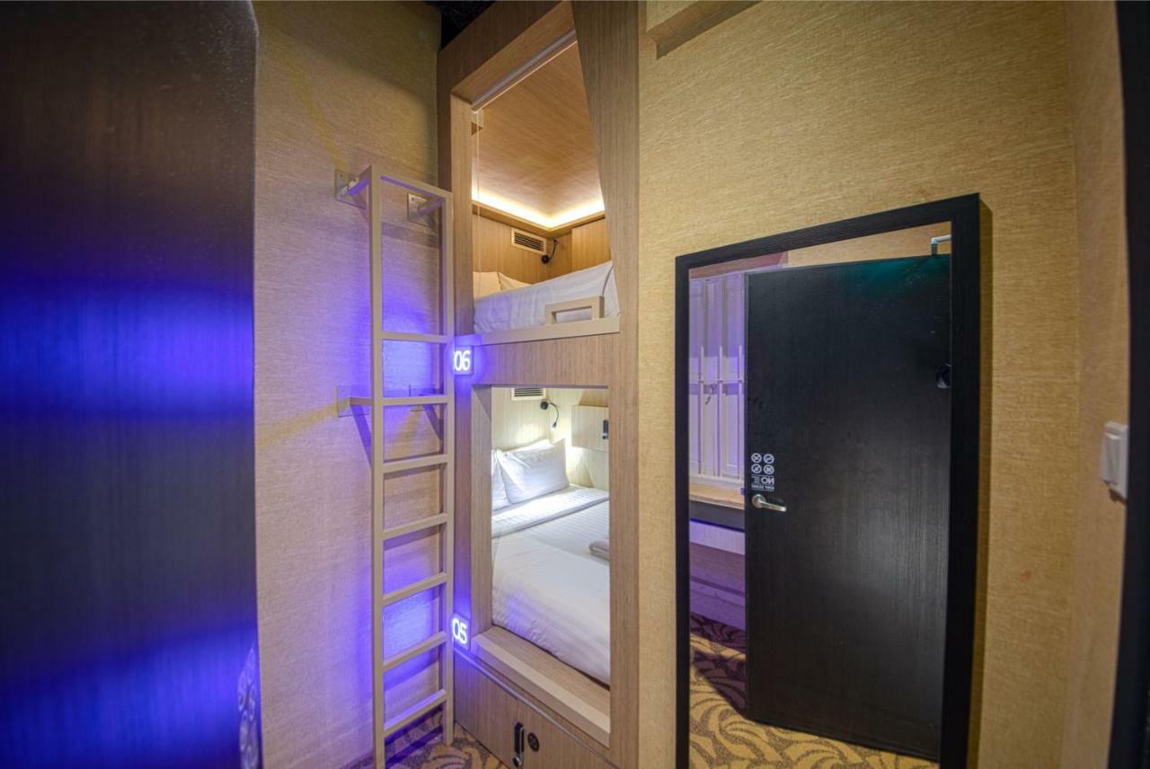 Private Room 4 Queen Capsules,889115122:JPEG